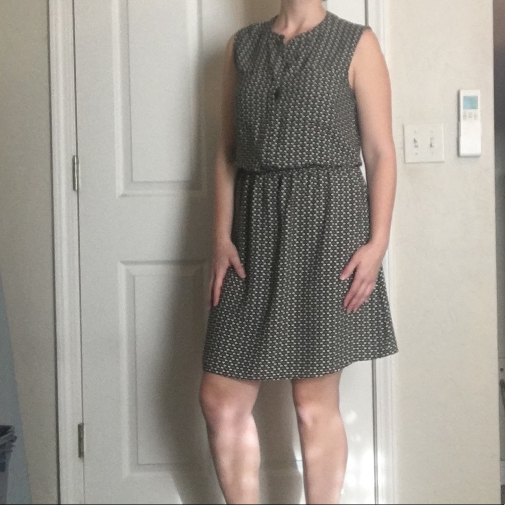 Sleeveless dress